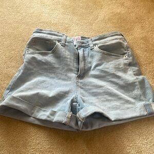 No boundaries shorts